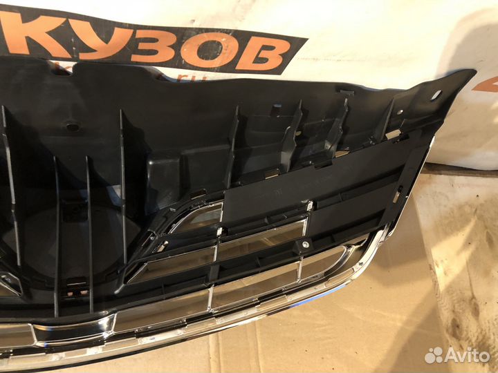 Corolla E 150 2010-13 Рест Новая решётка радиатора