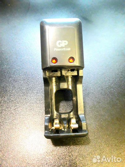 Зарядное устройство GP для аккумуляторных батареек