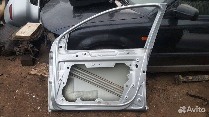 Дверь передняя правая vw golf 6 гольф VI серая