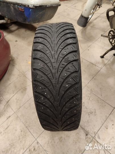 Sava Eskimo Stud 215/65 R16