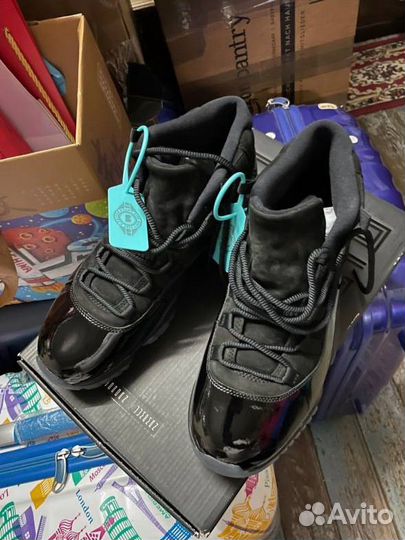 Jordan 11 cap and down(Оригинал)