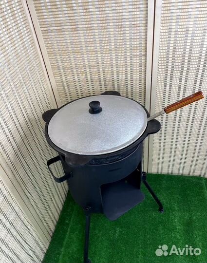Казан чугунный с печкой