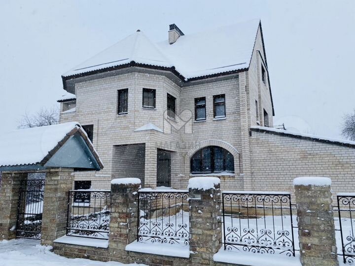 Дом 323,8 м² на участке 10 сот.