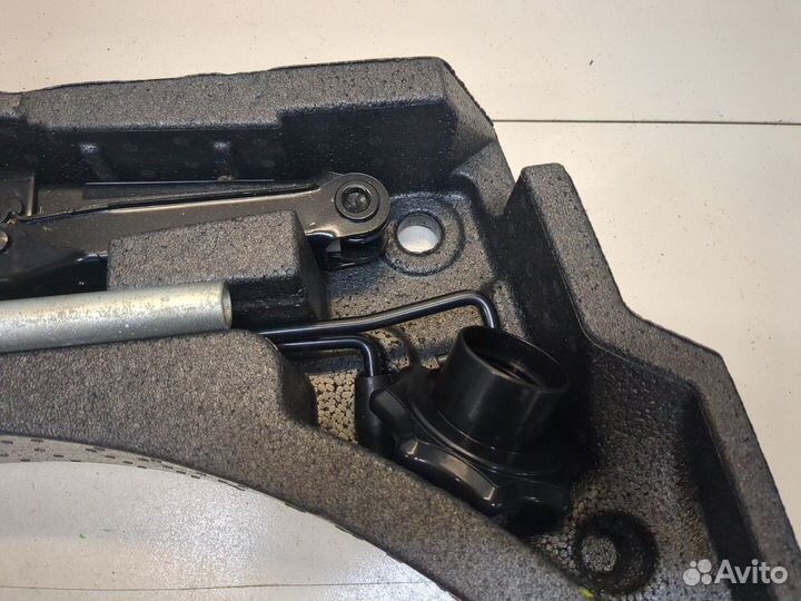 Набор инструментов штатный Skoda Karoq 2017, 2019