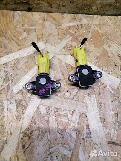 Датчик удара Audi A4 B7