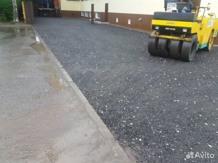 Укладка асфальтной крошки. Отсыпка дорог