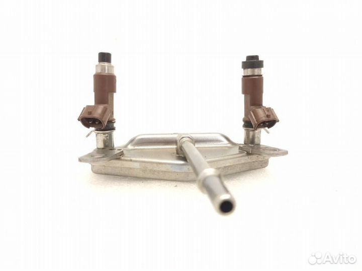 Топливная рейка (рампа) правая Subaru Legacy B14