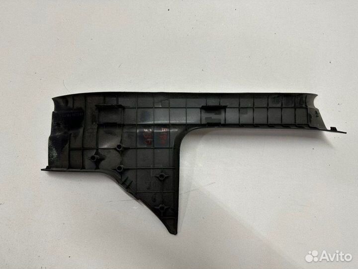 Подножка задняя левая Toyota Corolla Е180