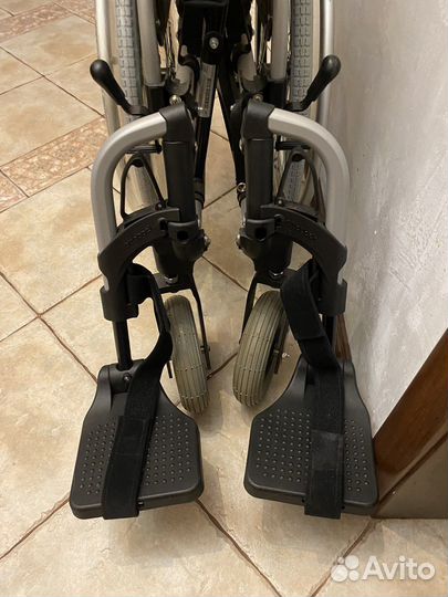 Кресло-коляска инвалидная (новая)