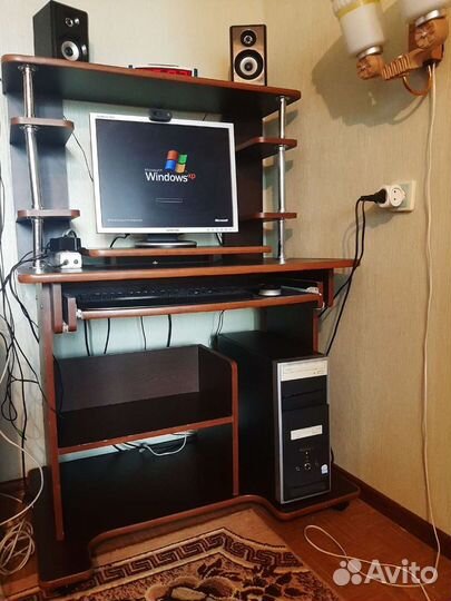 Компьютерный стол