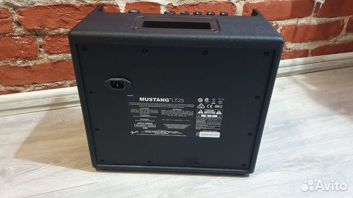 Комбоусилитель Гитарный Fender mustang 25LT