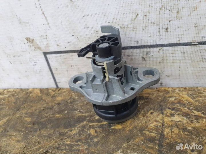 Личинка замка багажника Vw Polo sedan 1.6 2014