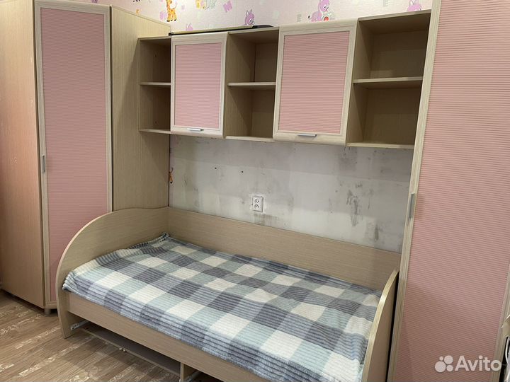 Мебельный гарнитур б/у