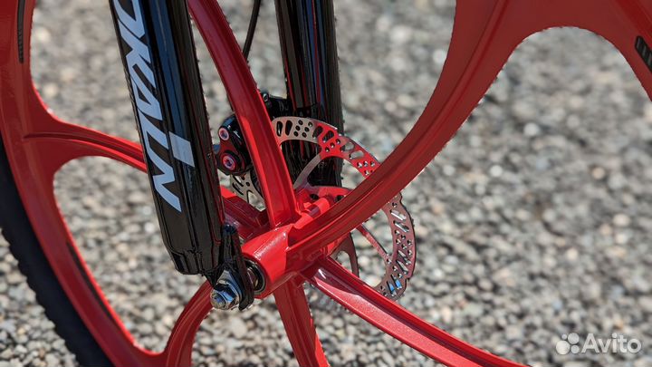 Велосипед новый алюминиевый литые диски