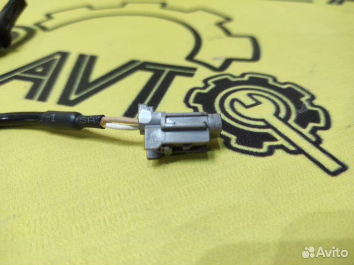 Датчик ABS задний правый Subaru Legacy(Outback )