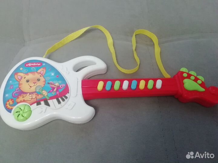 Музыкальная гитара