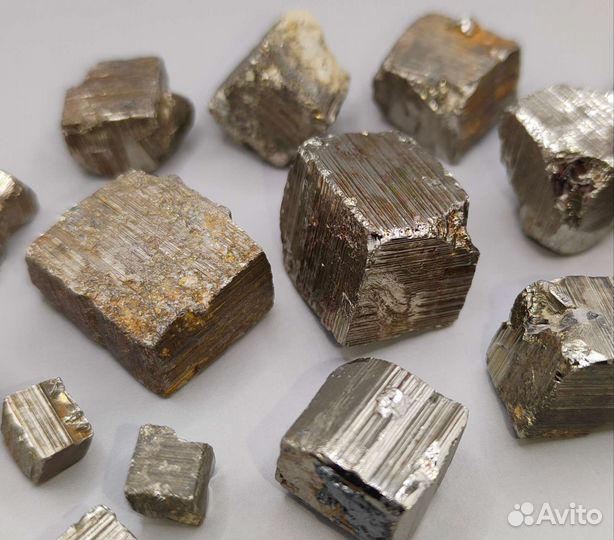 Набор: кубики пирита (16 шт), Россия / Минералы