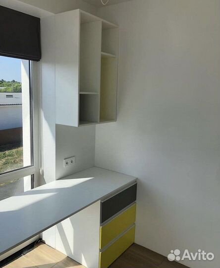 Рабочая зона у окна