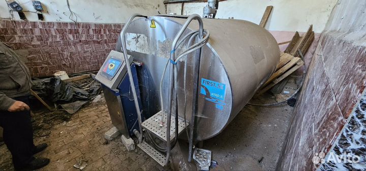 Танк охладитель молока бу