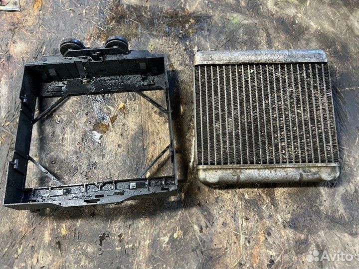 Радиатор масляный Bmw 7-Series F01 N63B44 2008