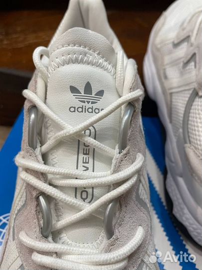 Кроссовки adidas ozweego белые новые