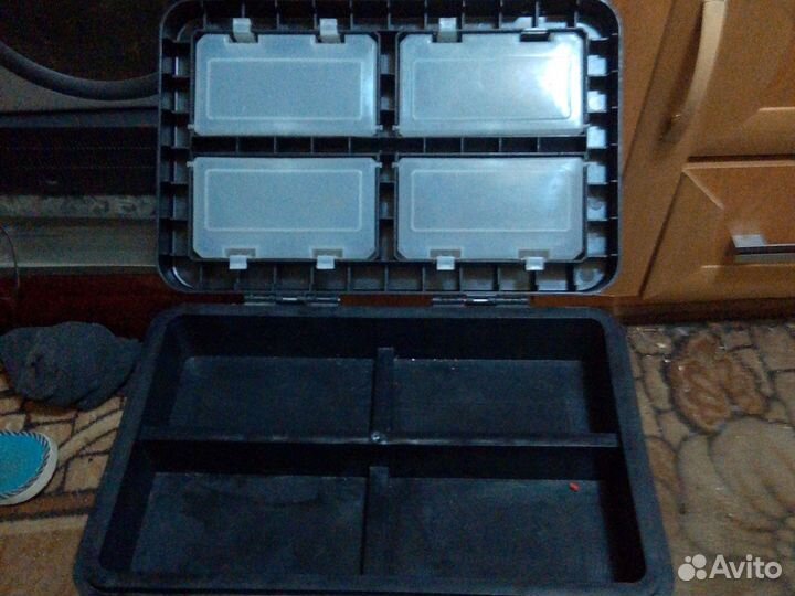 Ящик пластиковый с крышкой рыбацкий