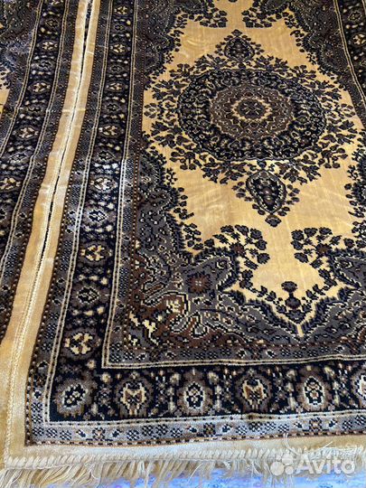 Ковер на диван или кровать и 2 накидки на кресло