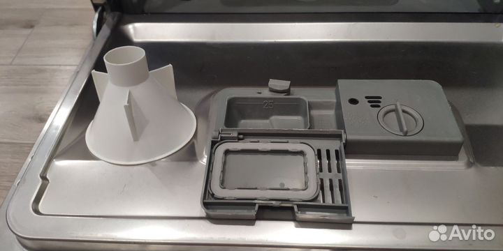 Компактная посудомоечная машина Midea mcfd55200s