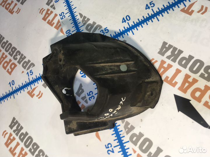 Тойота Хайлюкс Кронштейн противотуманный фары