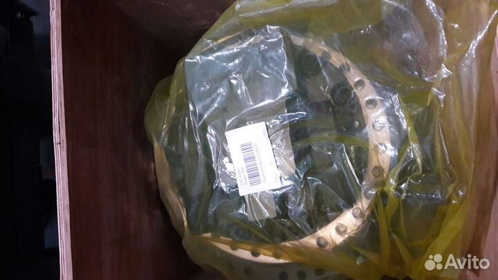 Редуктор хода с мотором и со звездой Hyundai R160