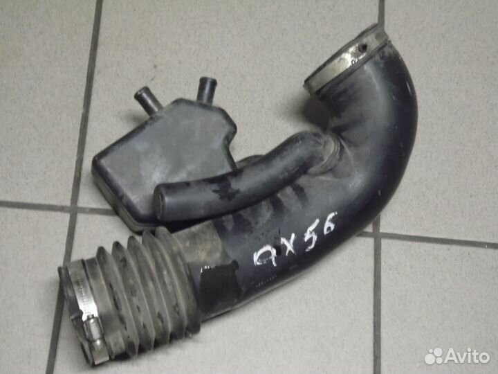 Патрубок воздушный Инфинити QX56