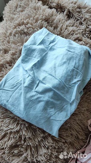 Простынь IKEA в детскую кроватку на резинке