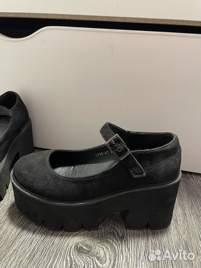 Замшевые туфли женские