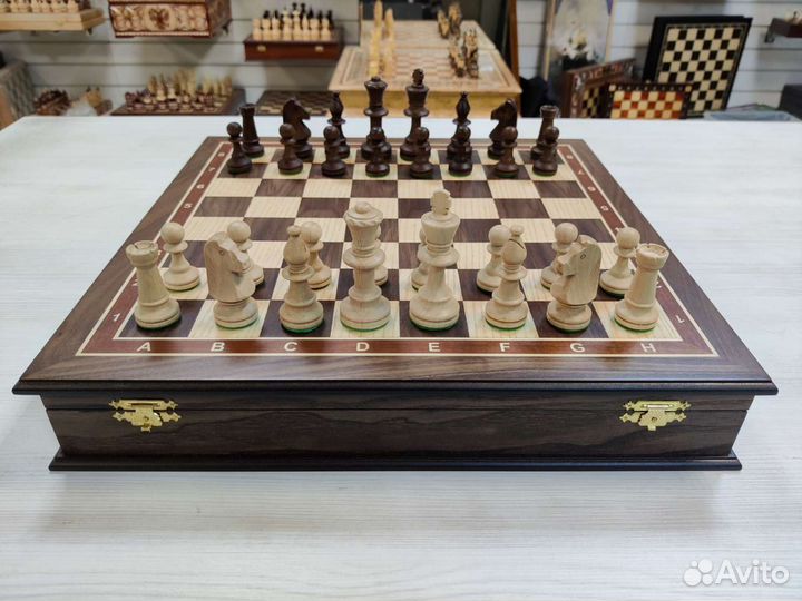 Шахматы Стаунтон орех в ларце