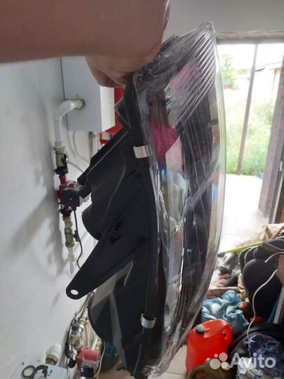 Крыло правое на рено логан 2 и фара правая