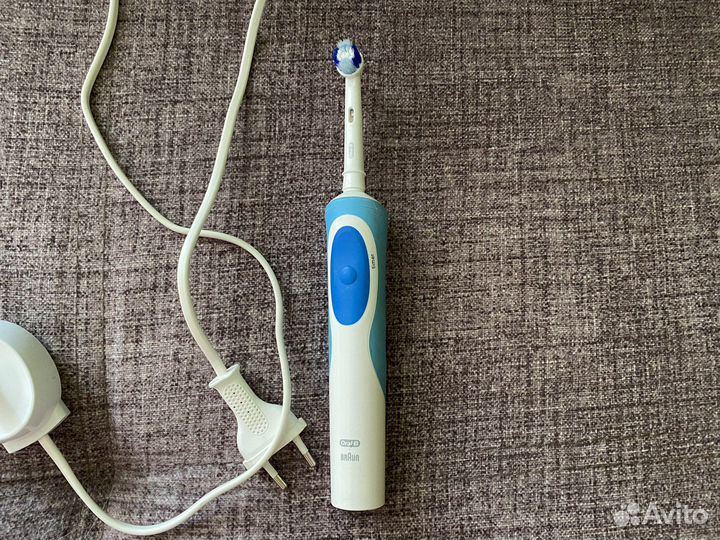 Зубная щетка электрическая Braun
