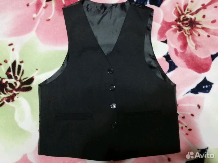 Школьный костюм, 140-146р