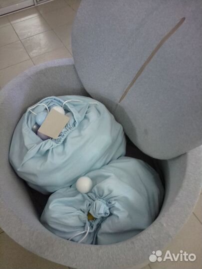 Сухой бассейн с шариками