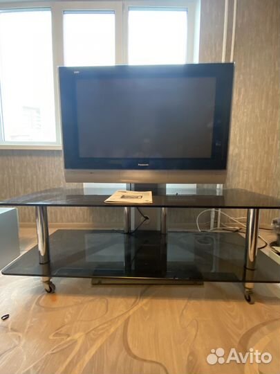 Стол стеклянный