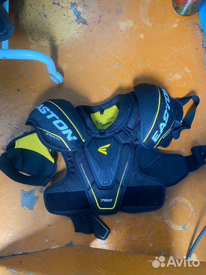 Продам комплект хоккейной формы вместе с баулом