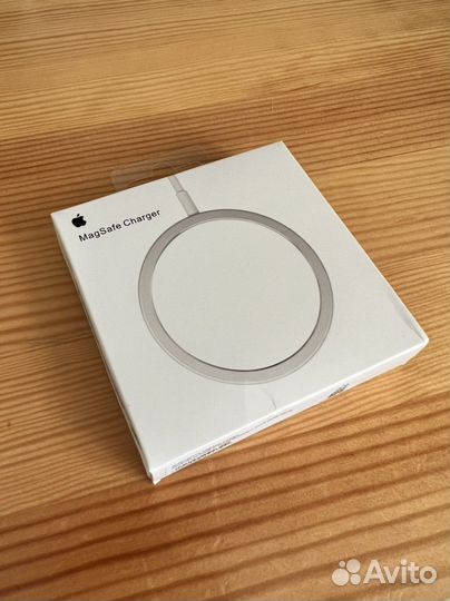 Беспроводная зарядка для iPhone MagSafe Charger
