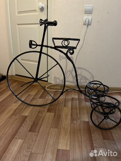 Подставка кованная под цветы