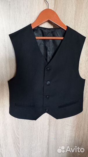 Жилетка для мальчика 134 черная