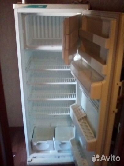 Продаю Холодильник Stinol