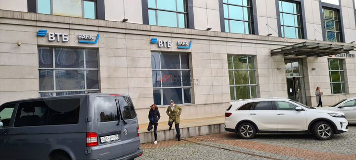 Сдам торговое помещение, 335 м²