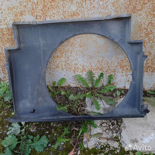 BMW Диффузор кожух вентилятора