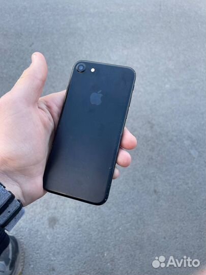 iPhone 7, 32 ГБ