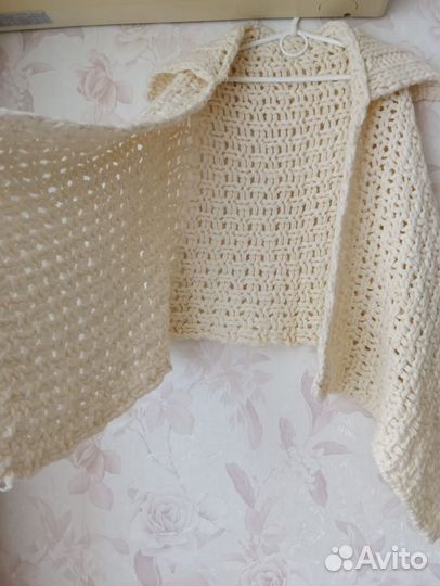 Накидка женская вязаная