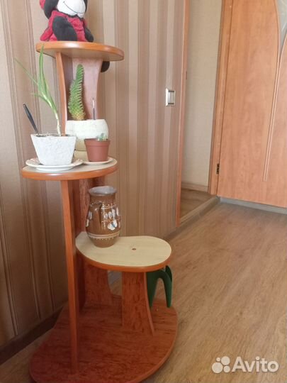 Полка для цветов напольная