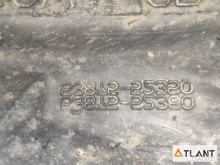 Подкрылок передний правый toyota aqua